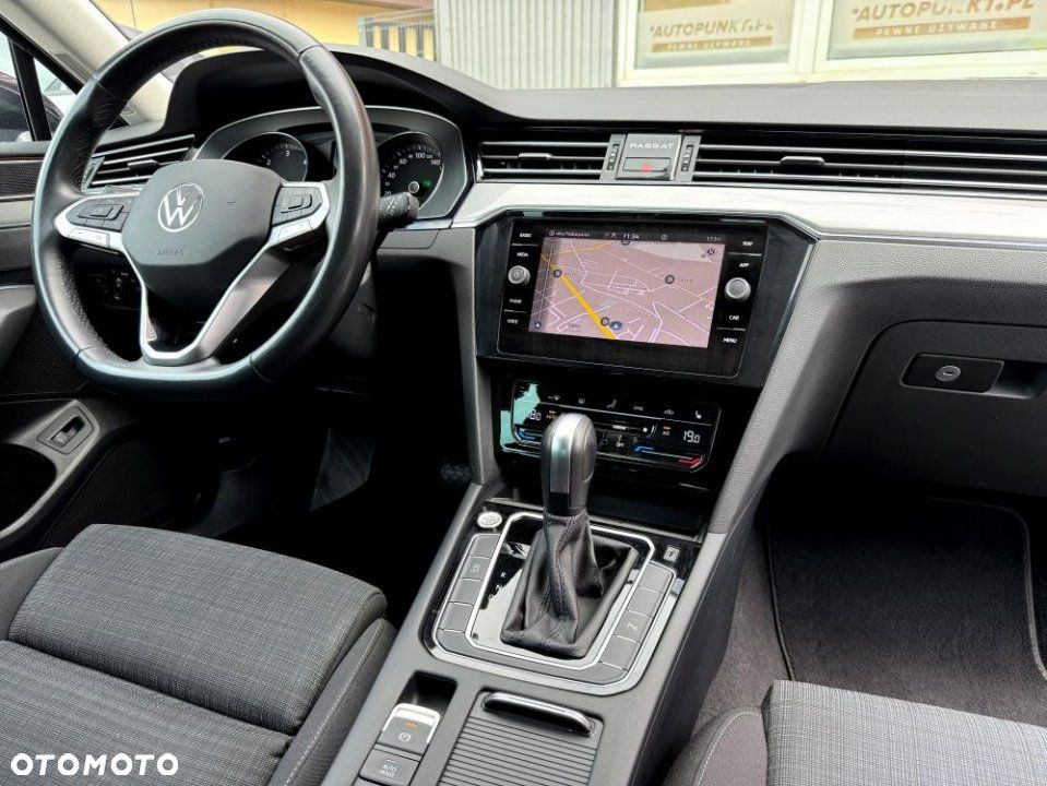 Volkswagen Passat - 11