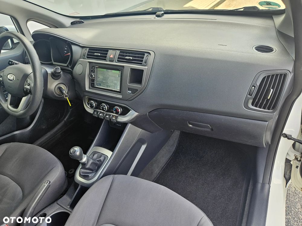 Kia Rio 1.2 Dream Team Edition - 16