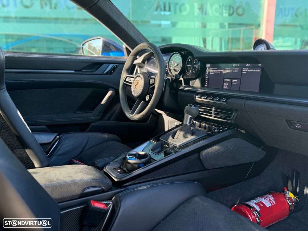 Porsche 911 Série F - 29