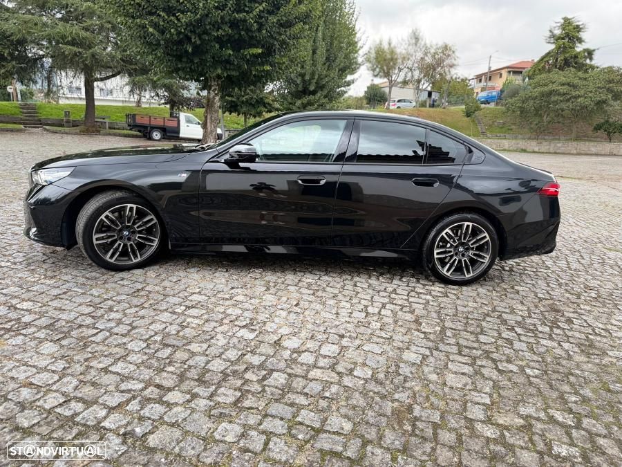 BMW 520 d Pack Desportivo M Pro - 13