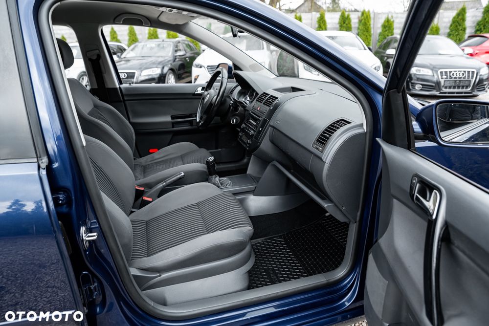 Volkswagen Polo 1.2 Comfortline - 24