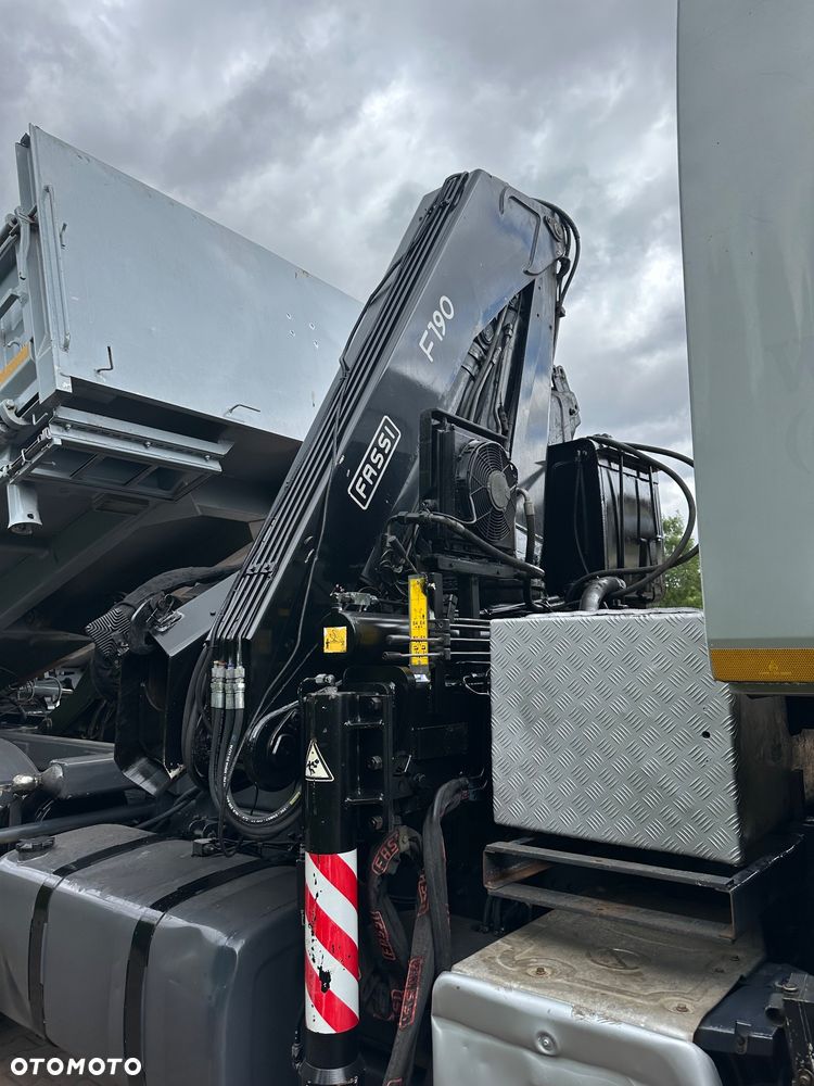 Renault Kerax 6x4 fassi f190 hydroburta wywrotka hds - 11