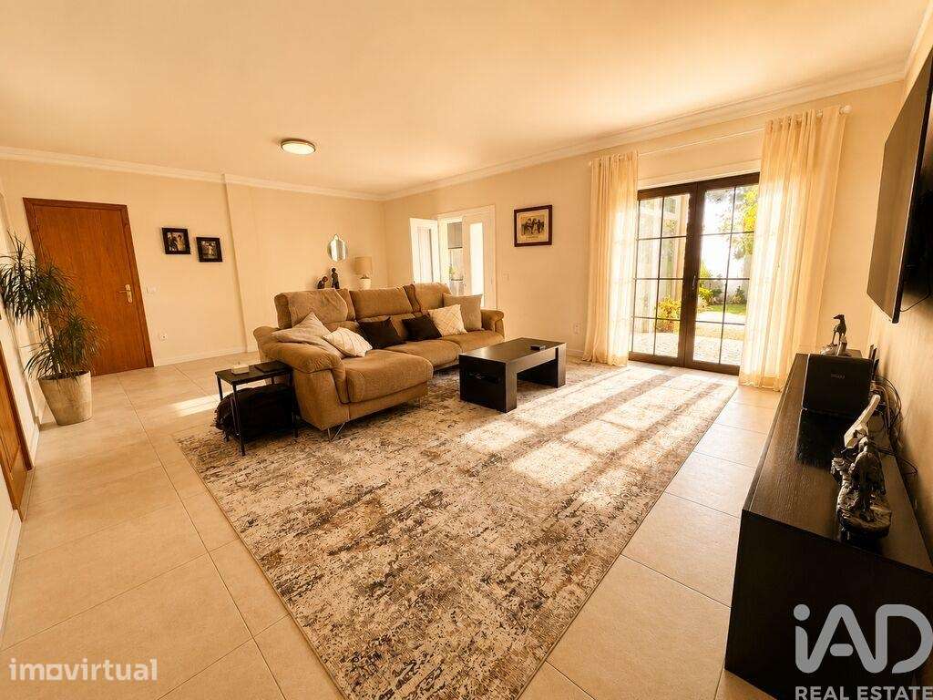 Casa / Villa T5 em Bárrio de 387,00 m2 - Grande imagem: 4/29