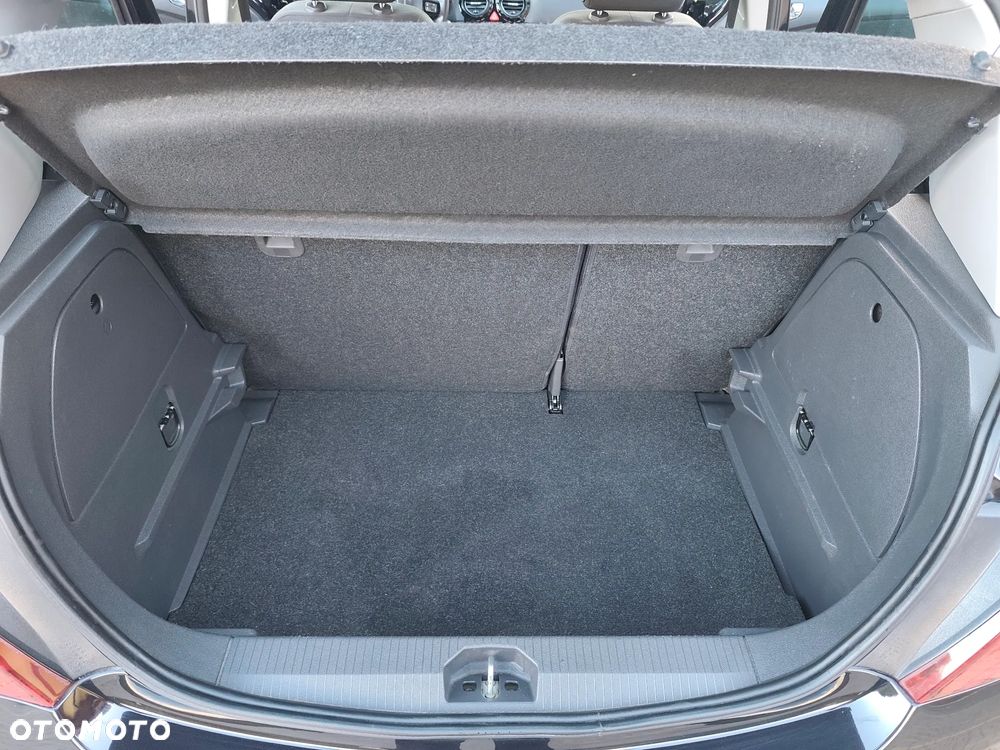 Opel Corsa 1.4 16V Edition - 24