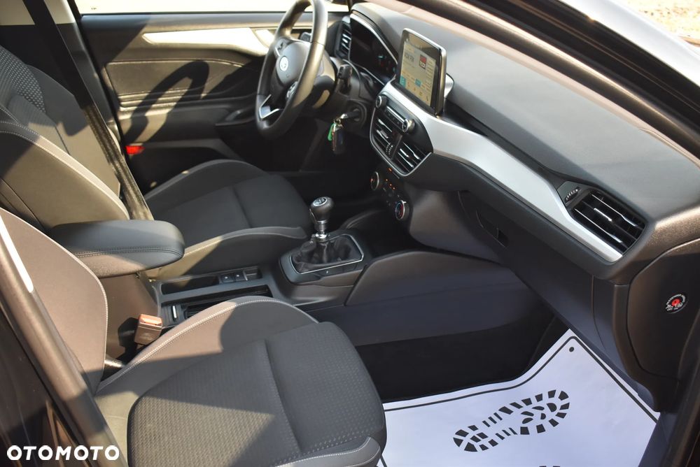 Ford Focus - 34