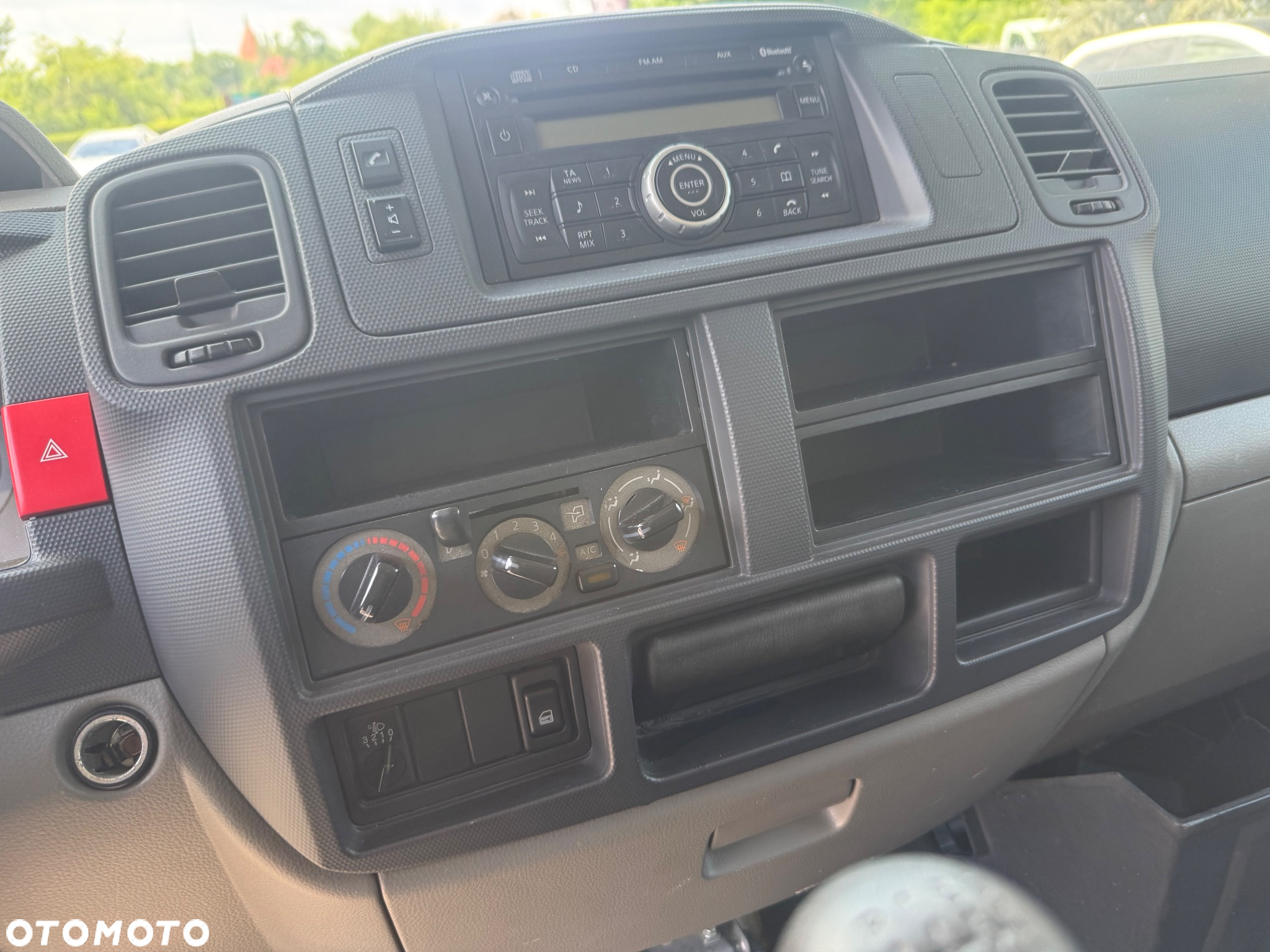 Nissan Cabstar 35-14 - 9