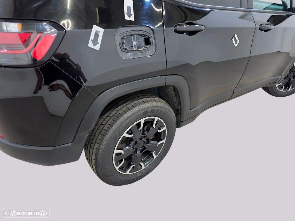 Jeep Compass - 23