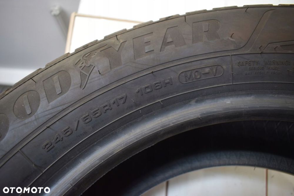 R17 245/55 Goodyear UltraGrip Performance MO-V - 7