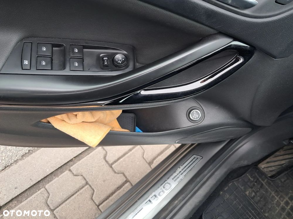 Opel Astra 1.4 T Elite - 8