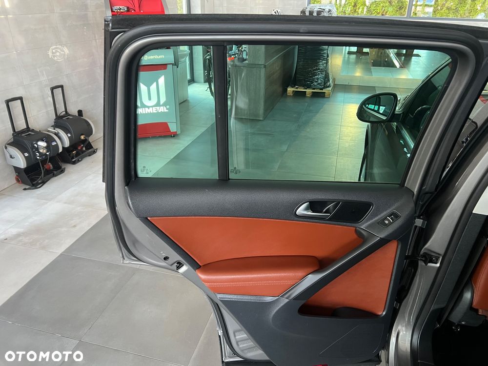 Volkswagen Tiguan 2.0 TDI DPF 4Motion BlueMotion Technology DSG Cup Track & Style - 20