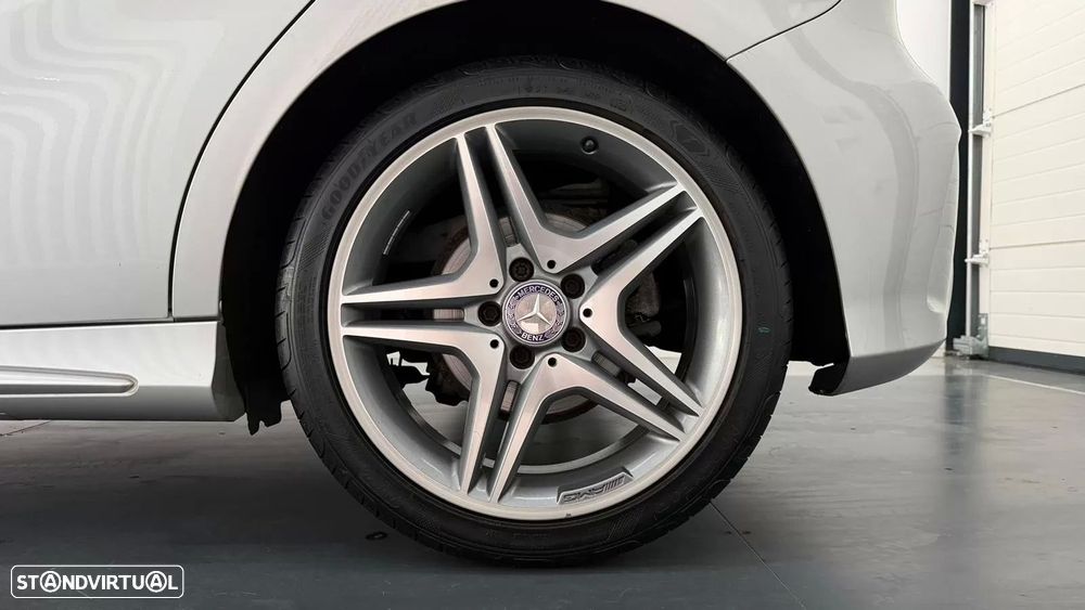 Mercedes-Benz A 200 CDI BE AMG Line - 29