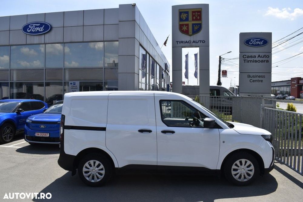 Ford Transit Courier - 12