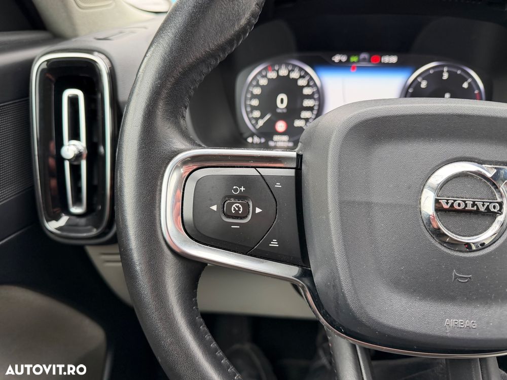 Volvo XC 40 D3 Momentum Pro - 24