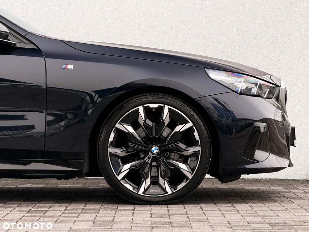 BMW Seria 5 520d xDrive - 13