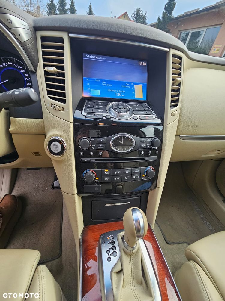 Infiniti QX70 3.7 S - 13