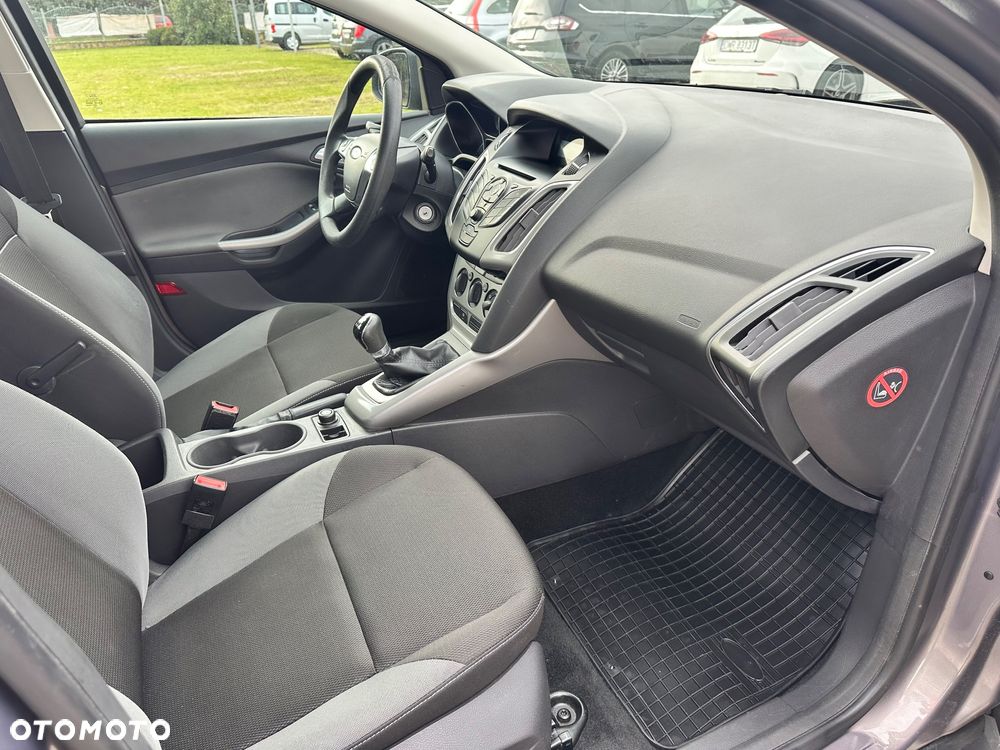 Ford Focus 1.6 Ambiente Start - 32