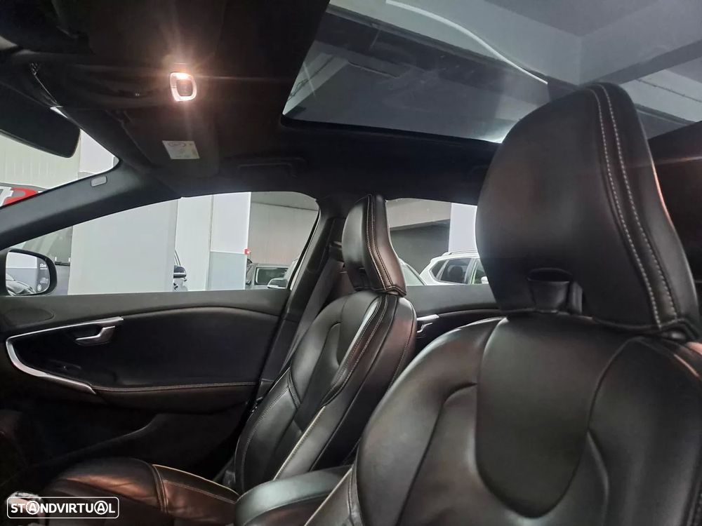 Volvo V40 2.0 D2 R-Design - 11