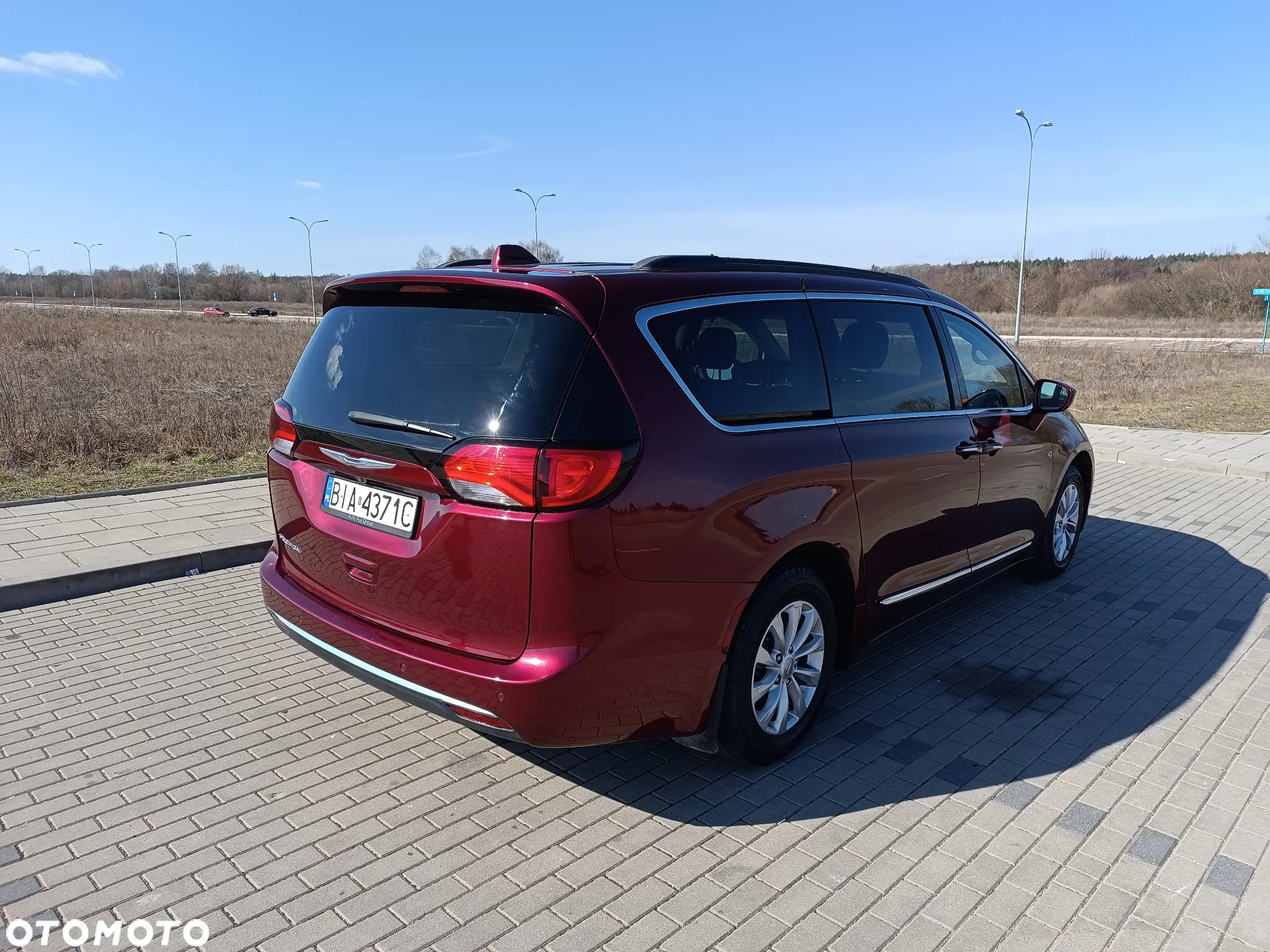 Chrysler Pacifica - 17