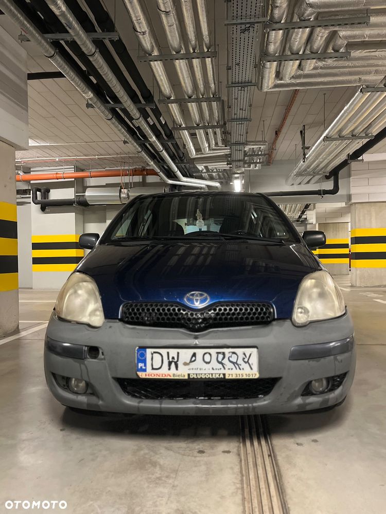 Toyota Yaris - 10