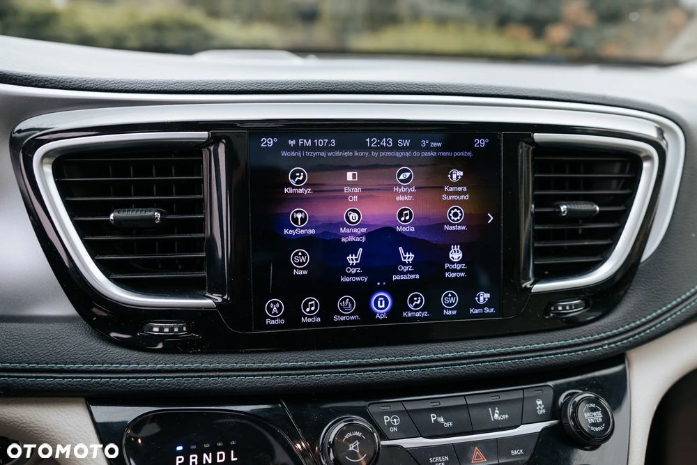 Chrysler Pacifica - 24