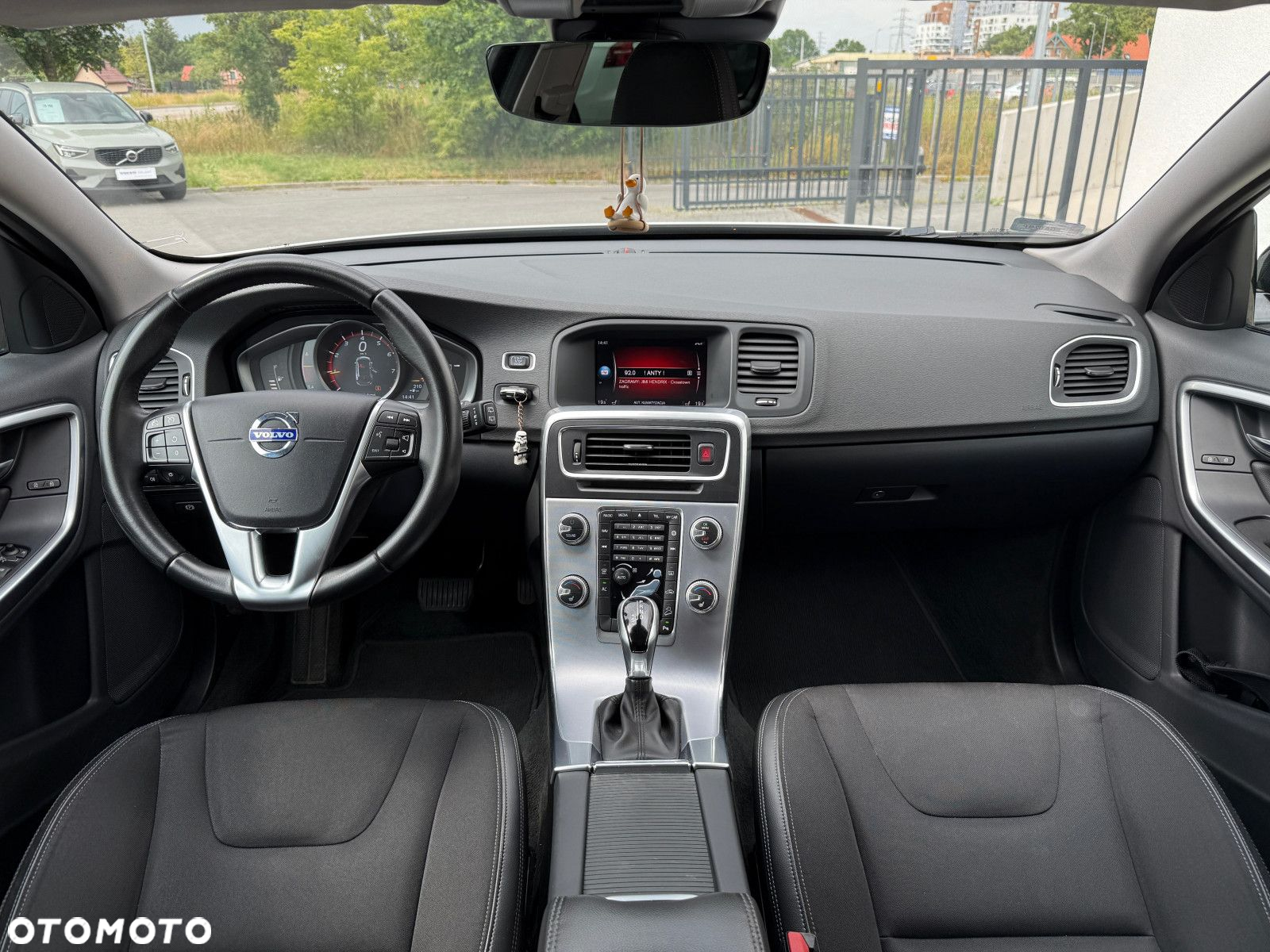 Volvo V60 Cross Country - 10