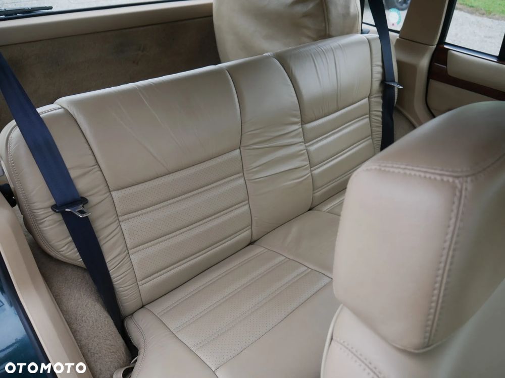 Jeep Cherokee 4.0 Limited - 27