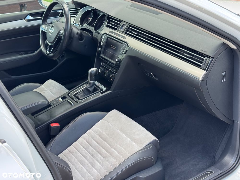 Volkswagen Passat 2.0 TDI SCR (BlueMotion Tech) 4Mot DSG Highline - 24