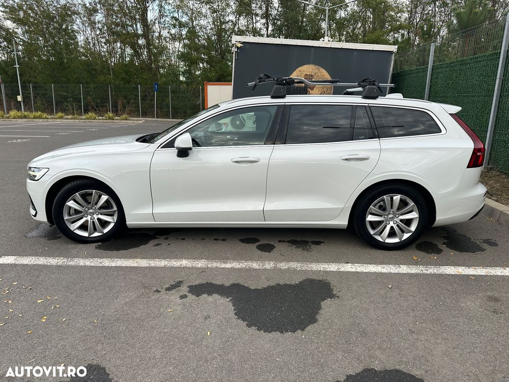 Volvo V60 B4 MHEV AT8 FWD Momentum Pro - 6