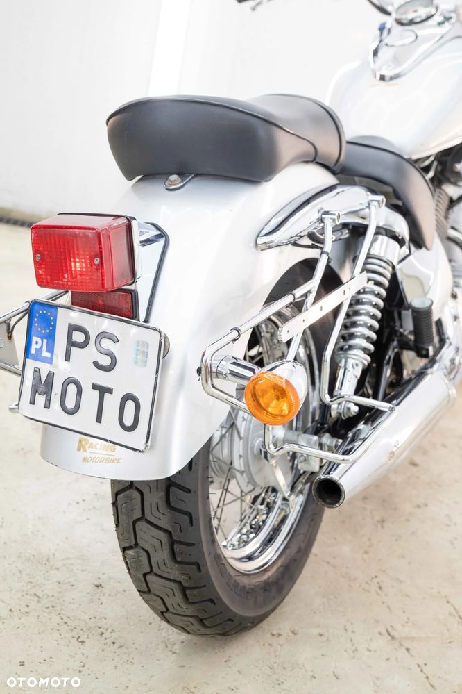 Suzuki Intruder - 18