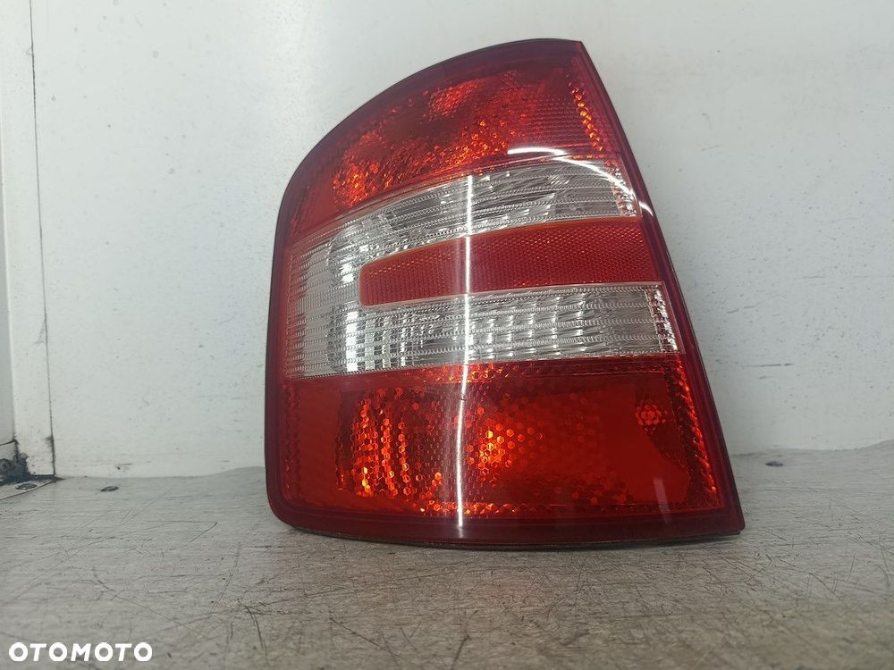 LAMPA TYLNA LEWA SKODA FABIA I FL KOMBI - 1