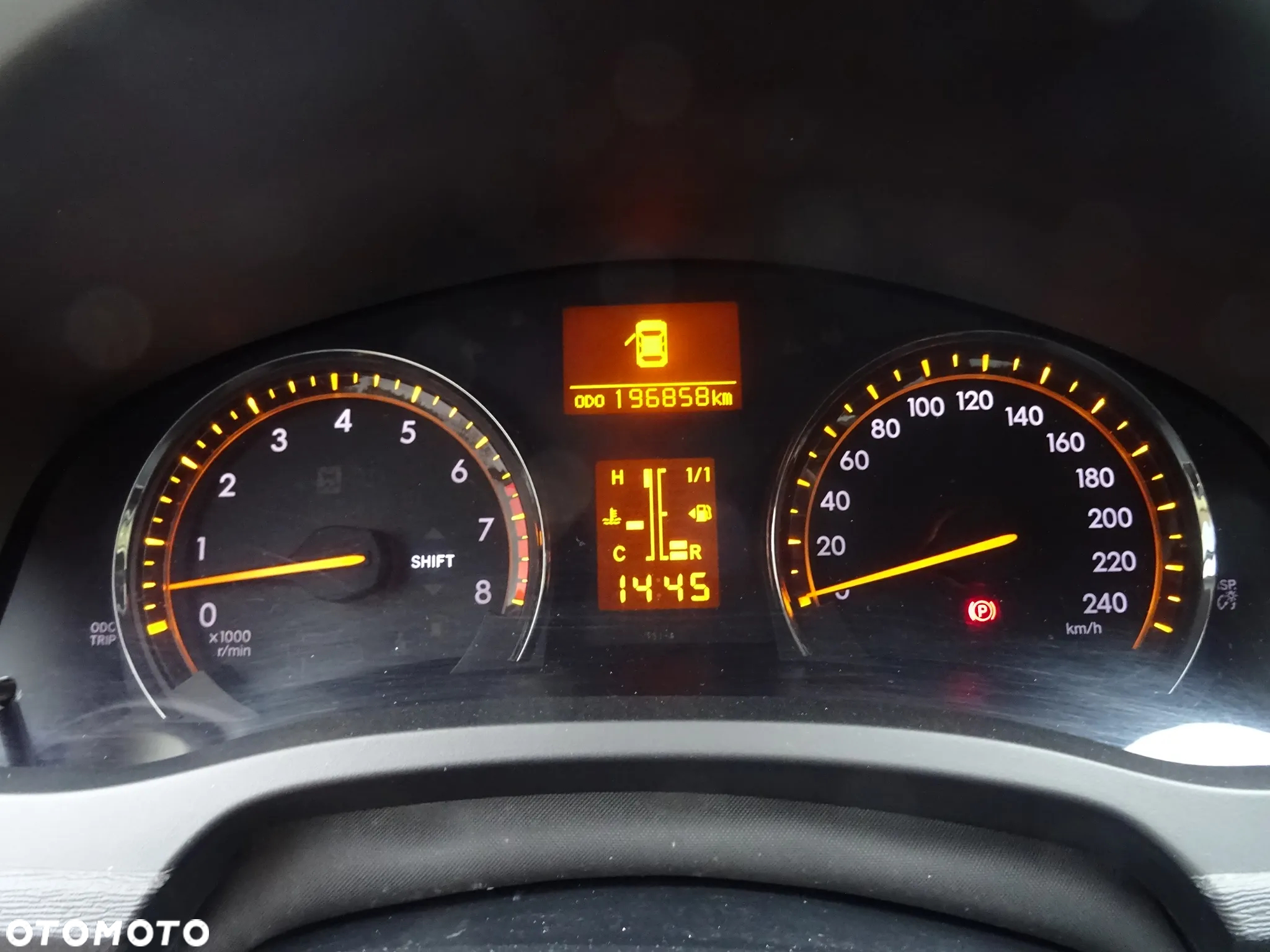 Toyota Avensis 1.8 Premium - 34