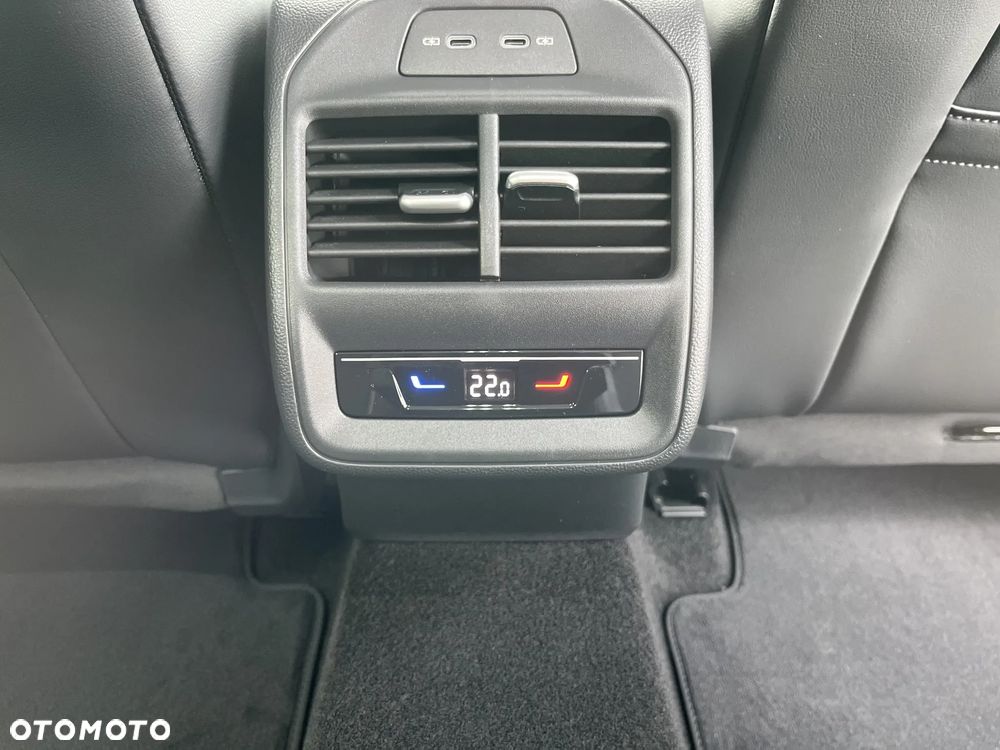 Volkswagen Passat - 26