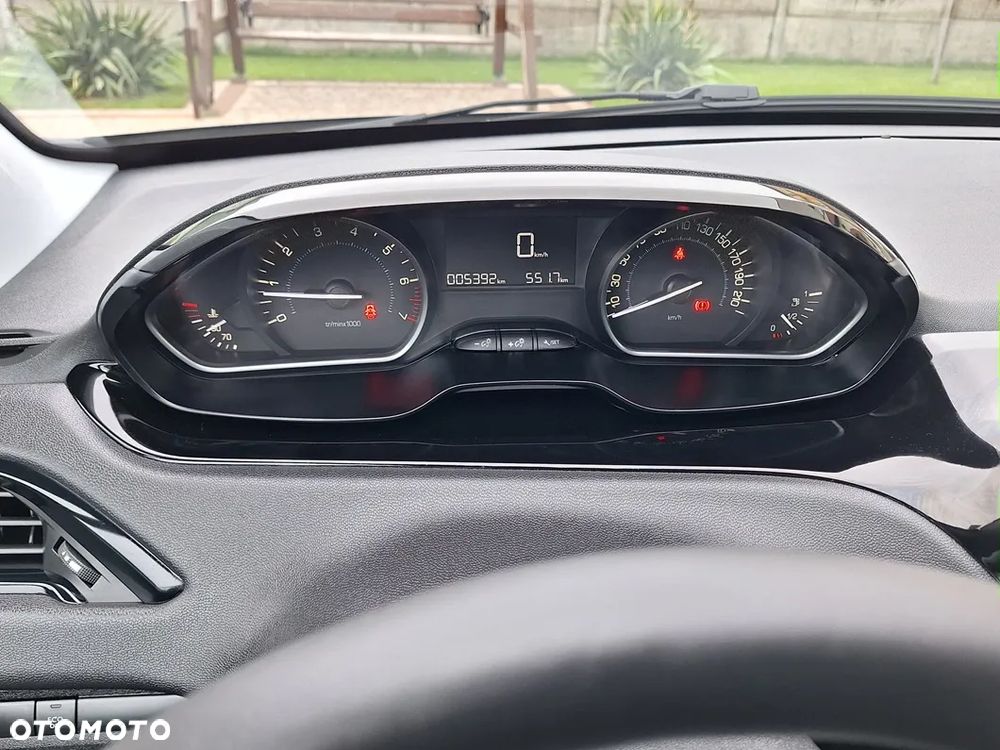Peugeot 208 1.2 PureTech Allure - 19