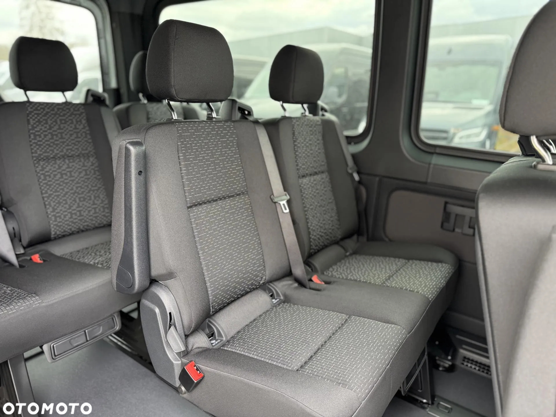Mercedes-Benz Sprinter - 10