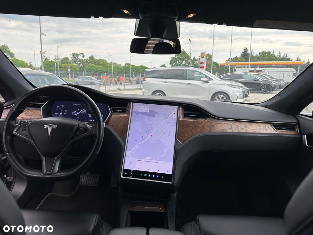 Tesla Model S - 17