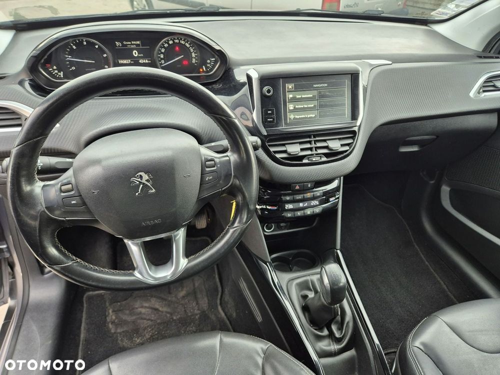 Peugeot 2008 - 10