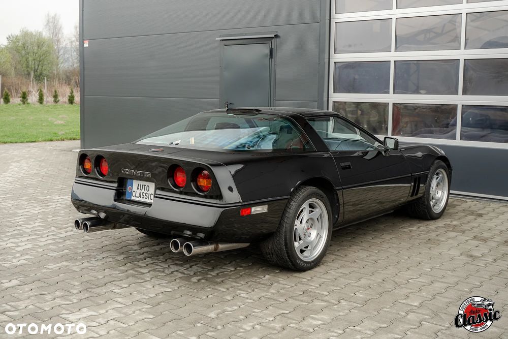 Chevrolet Corvette - 10