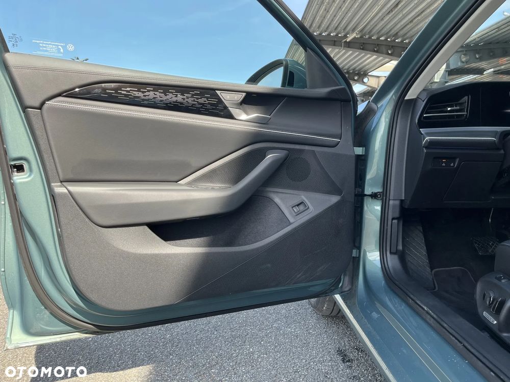 Volkswagen Passat - 11