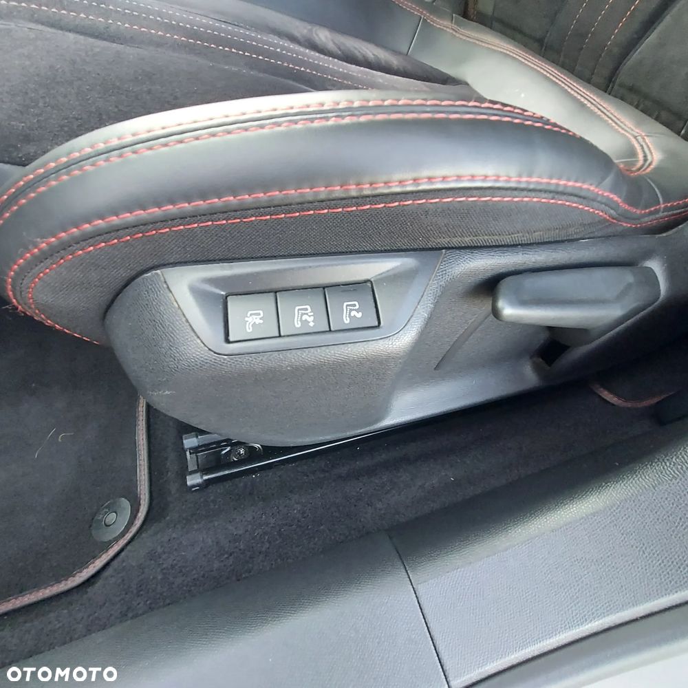 Peugeot 308 BlueHDi FAP 180 EAT8 Stop & Start GT - 24