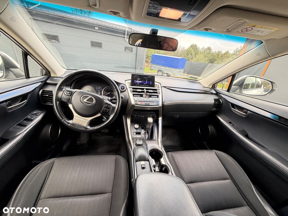 Lexus NX 300h Comfort AWD - 10