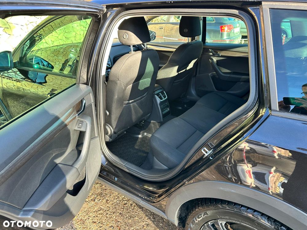 Skoda Octavia Scout 2.0 TDI 4x4 DSG - 17