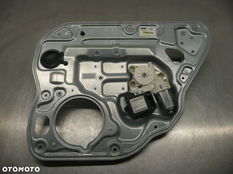 VOLVO V50 2.0D KOMBI PODNOŚNIK SILNICZEK SZYB PRAWY TYŁ - 1
