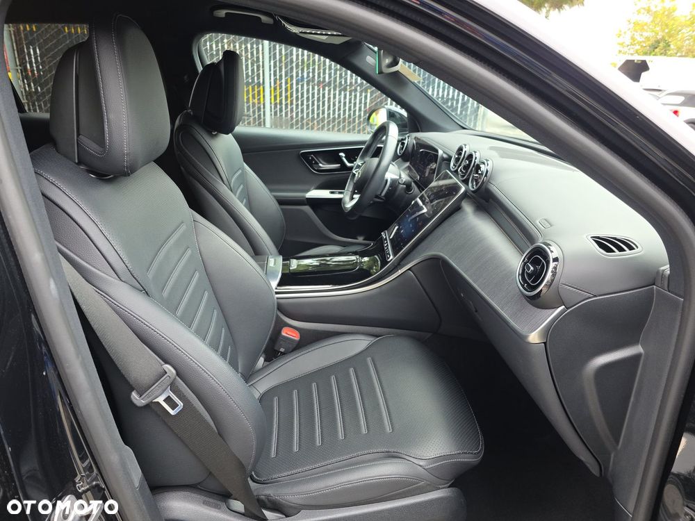 Mercedes-Benz GLC 300 4Matic 9G-TRONIC Edition AMG Line - 11