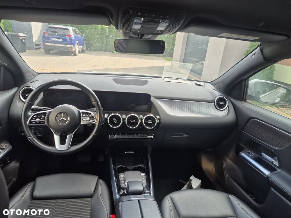 Mercedes-Benz GLA - 14