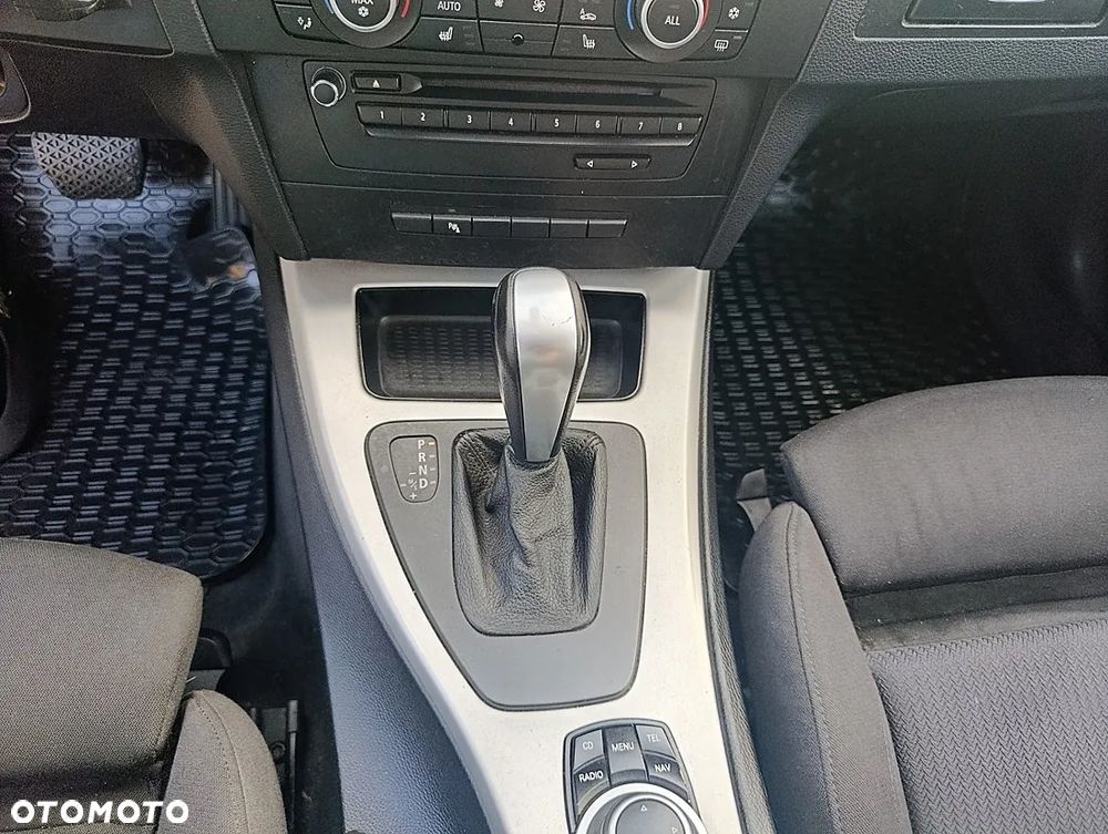 BMW Seria 3 325d DPF Edition Exclusive - 23