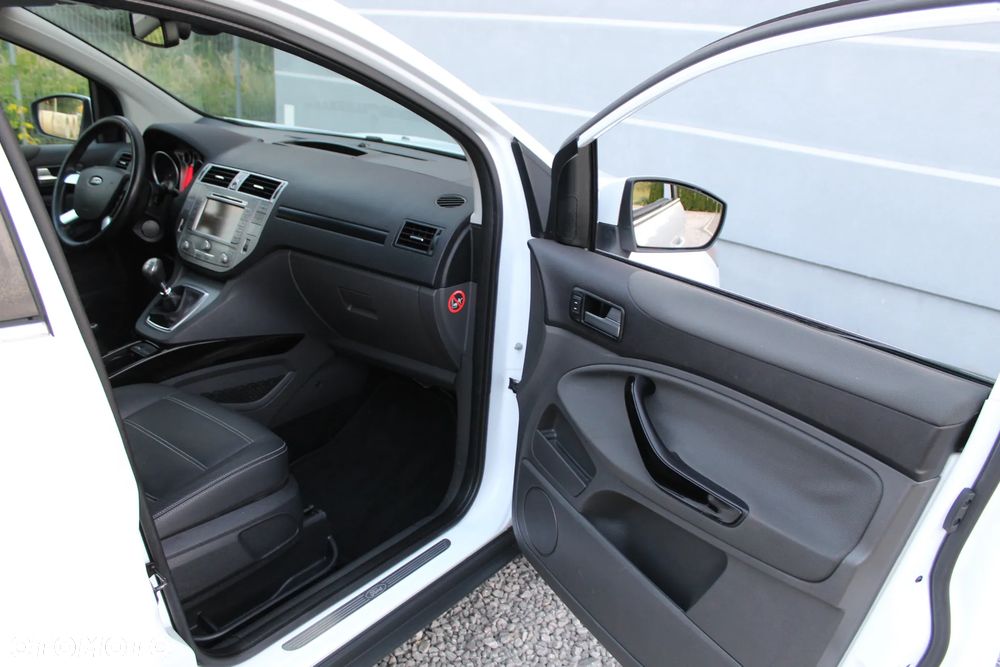 Ford Kuga 2.0 TDCi 4x4 Titanium - 26