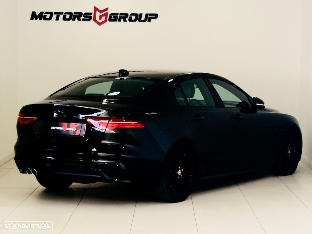 Jaguar XE - 33