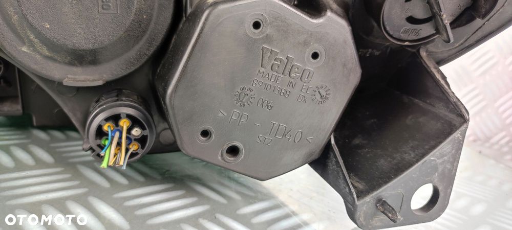 reflektor lampa prawy prawa lewa lewy przód przednia FIAT GRANDE PUNTO EURO - 10