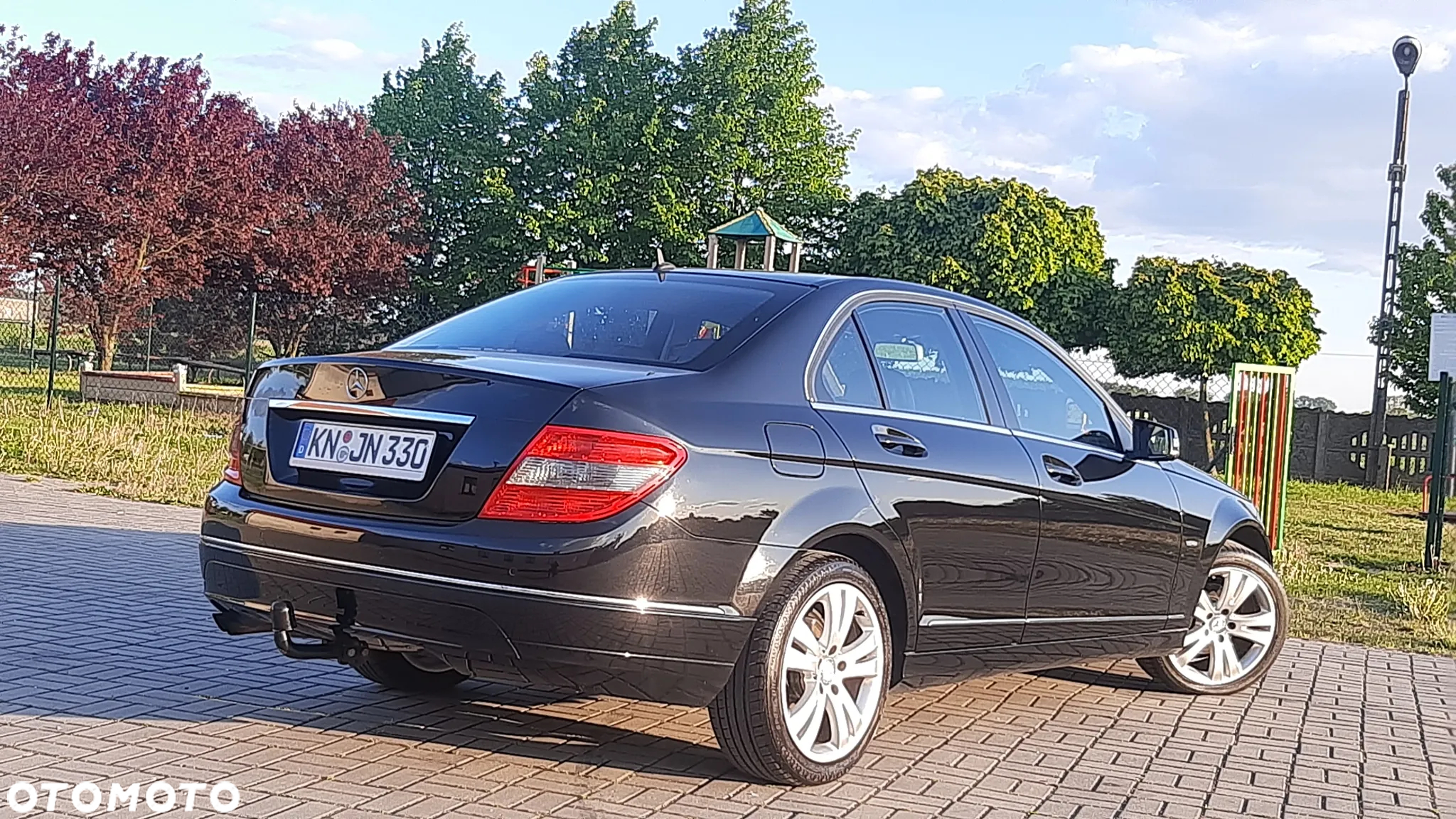 Mercedes-Benz Klasa C 180 CGI BlueEff Avantgarde - 14