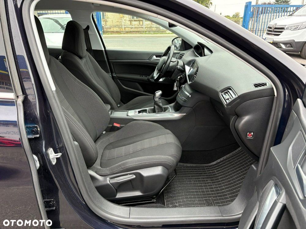 Peugeot 308 1.6 BlueHDi Style S&S - 28